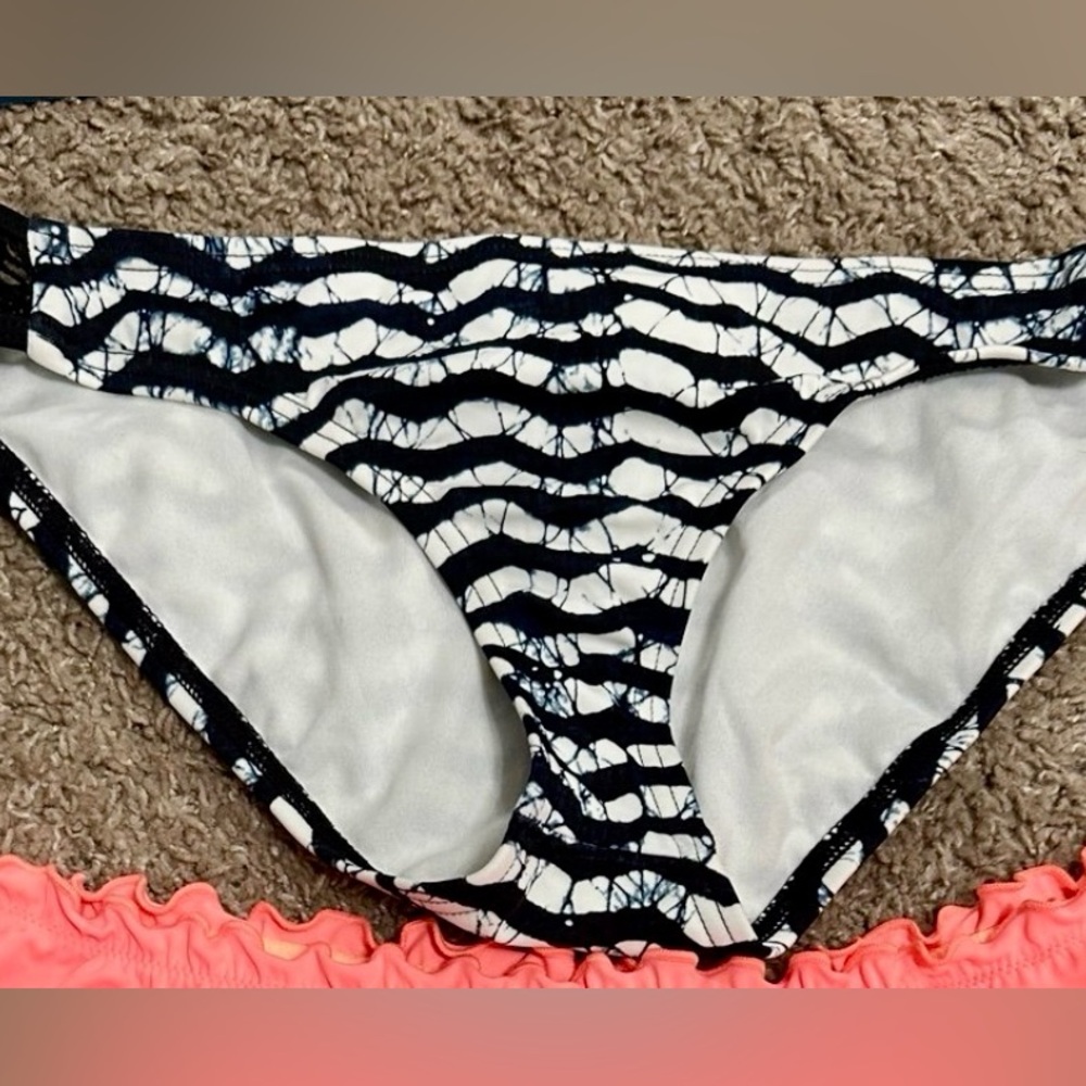 Reef bikini swim bottoms cheeky NWOT